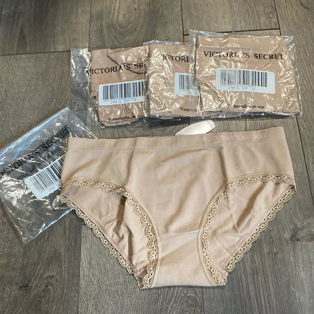 VS Victoria's secret ruffle hiphugger Panties set 4 Size medium Vintage New P89
